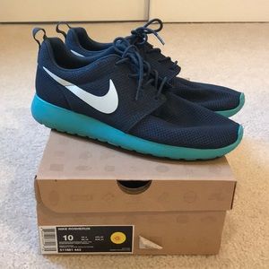 nike roshe run squadron blue